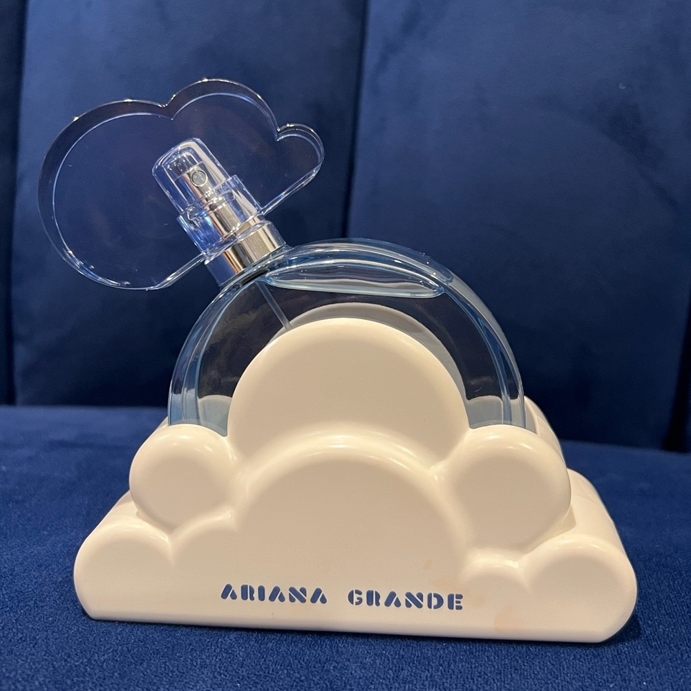 Ariana Grande Cloud